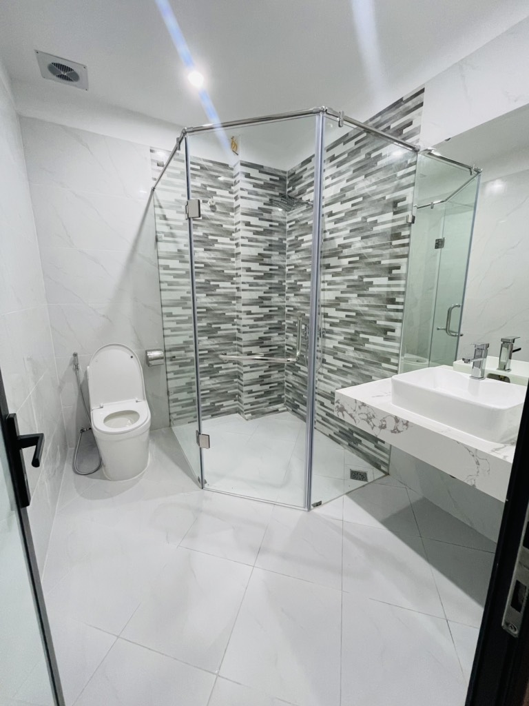 Bán nhà Định Công Thượng - diện tích 50m2 7 tầng - Ô TÔ ĐỖ CỬA - giá 14,6 tỷ