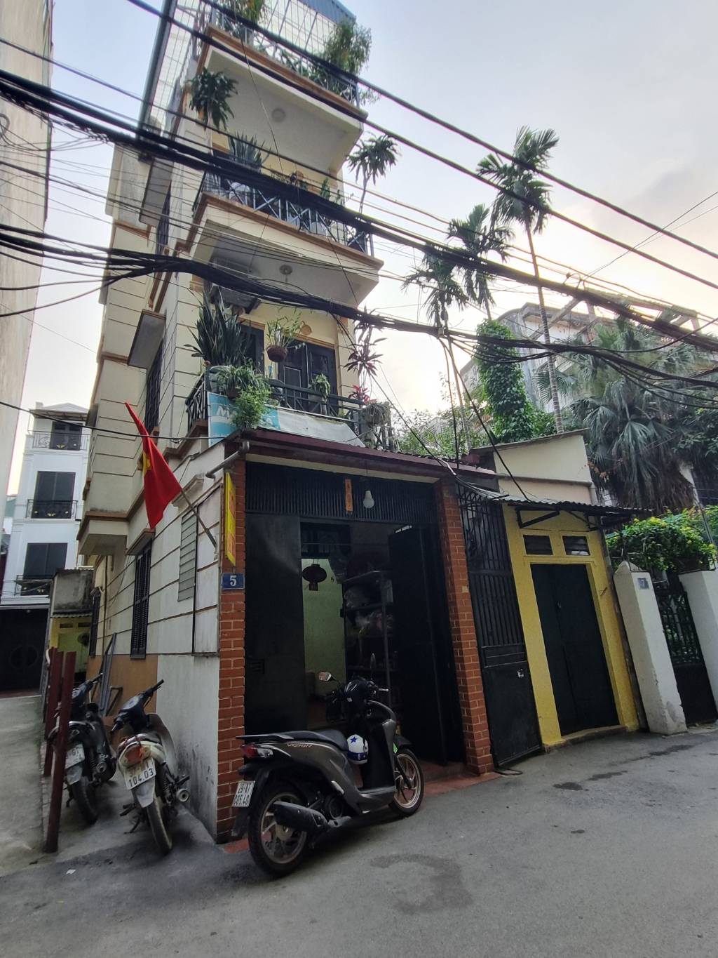 Bán nhà Bùi Xương Trạch - diện tích 159m2 4 tầng - ô tô tránh - giá 22 tỷ