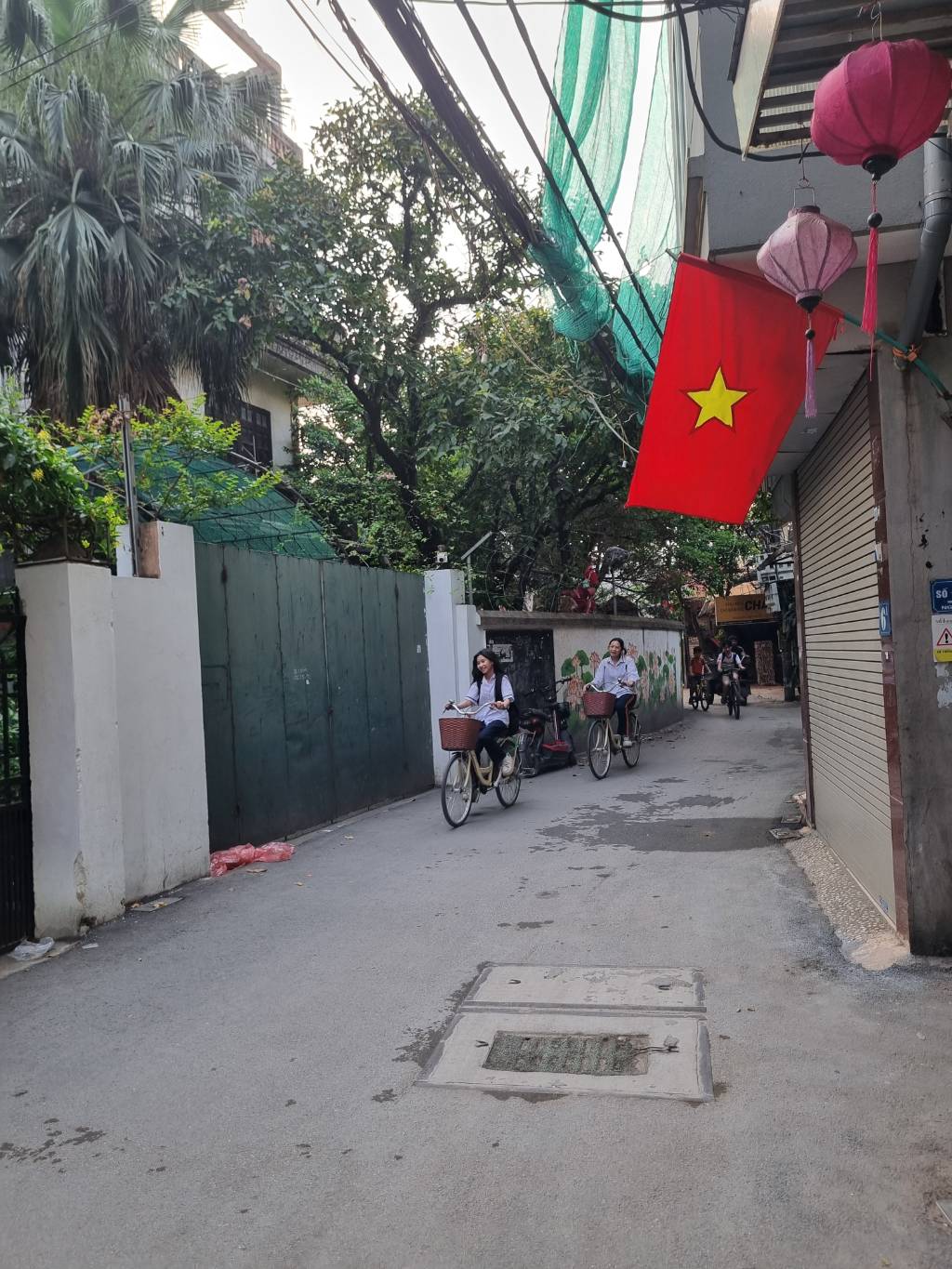 Bán nhà Bùi Xương Trạch - diện tích 159m2 4 tầng - ô tô tránh - giá 22 tỷ