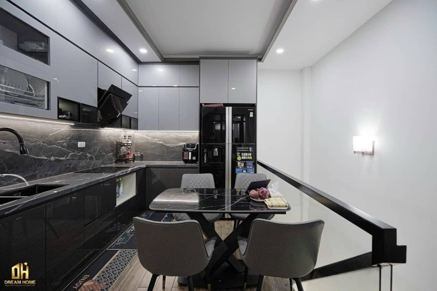 Bán nhà Nguyễn Chính - diện tích 40m2 6 tầng - Phân lô, gara ô tô, view hồ thoáng mát - giá 10,2 tỷ