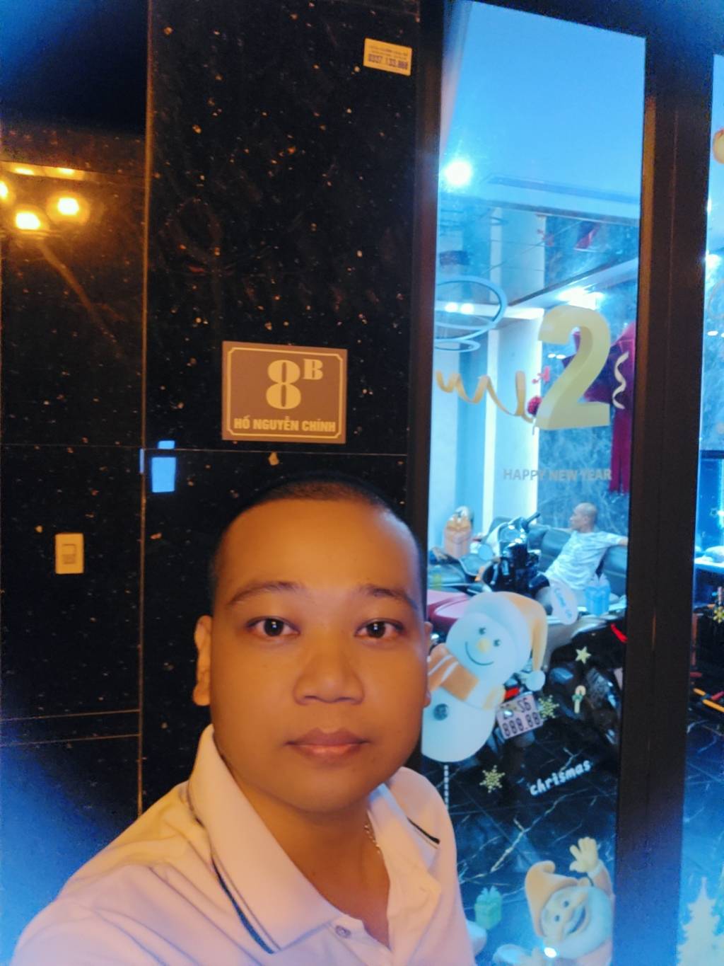 Bán nhà Nguyễn Chính - diện tích 40m2 6 tầng - Phân lô, gara ô tô, view hồ thoáng mát - giá 10,2 tỷ