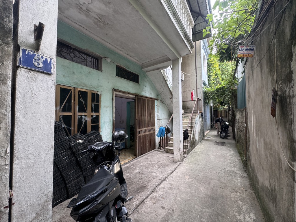 Bán nhà Nguyễn Khoái - diện tích 80.5m2 2 tầng - ô tô tránh - giá 12,5 tỷ