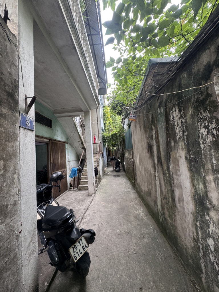 Bán nhà Nguyễn Khoái - diện tích 80.5m2 2 tầng - ô tô tránh - giá 12,5 tỷ