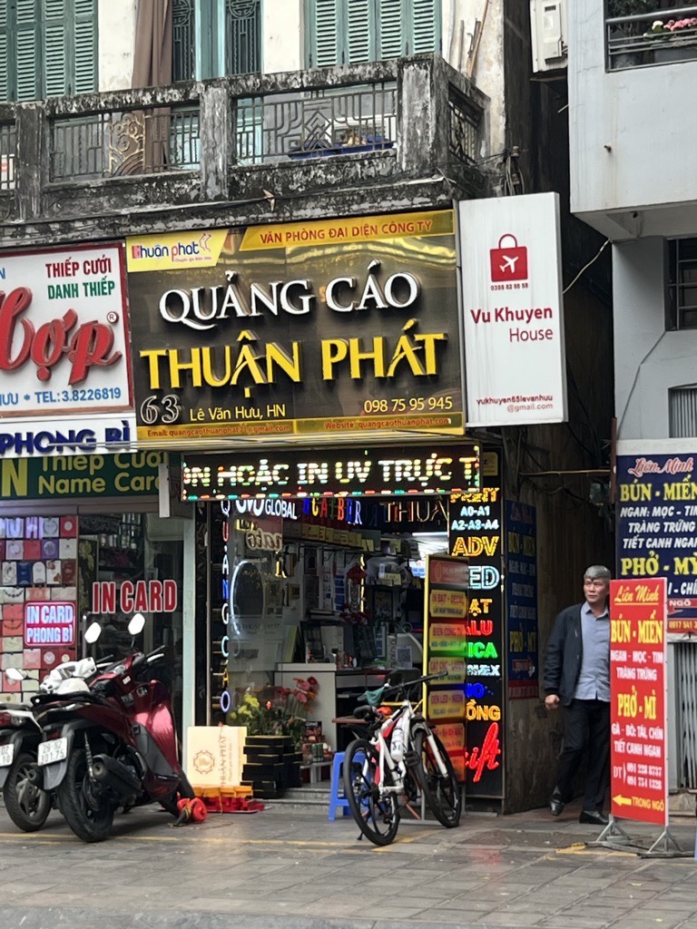 Bán nhà Lê Văn Hưu - diện tích 17m2 1 tầng - Mặt phố hiếm nhà bán - giá 13,5 tỷ