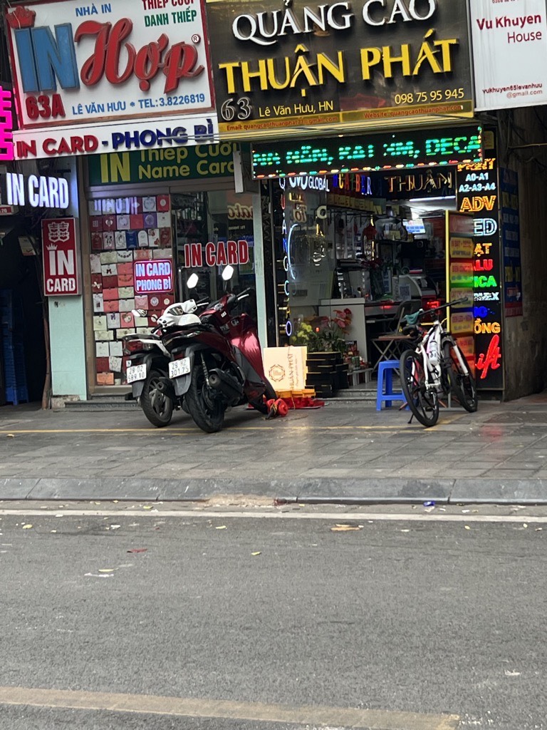 Bán nhà Lê Văn Hưu - diện tích 17m2 1 tầng - Mặt phố hiếm nhà bán - giá 13,5 tỷ