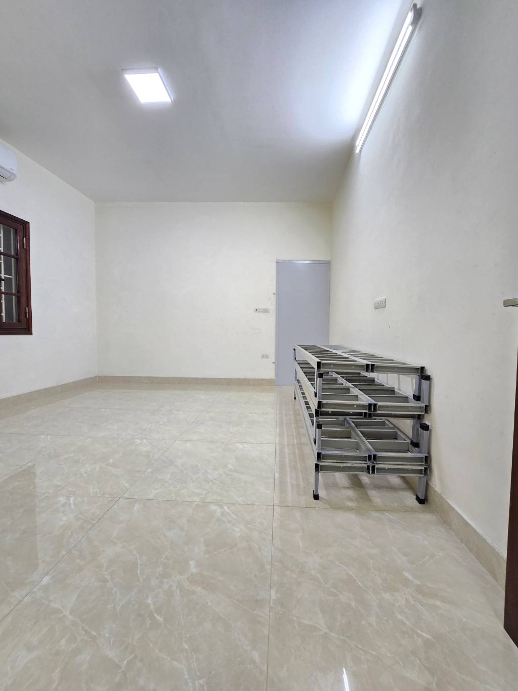 Bán nhà Hồ Đắc Di - diện tích 96.2m2 4 tầng - Ô TÔ VÀO NHÀ - giá 23,2 tỷ