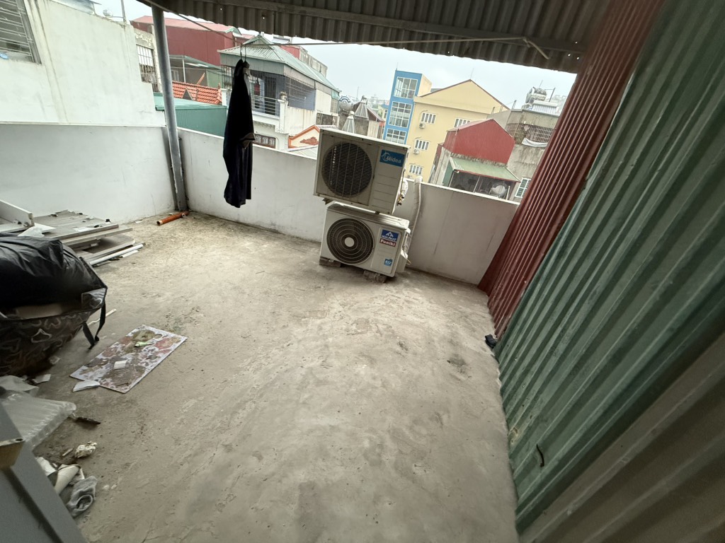 Bán nhà Định Công - diện tích 36m2 4 tầng - nhà mặt ngõ chợ, giá 4,5 tỷ