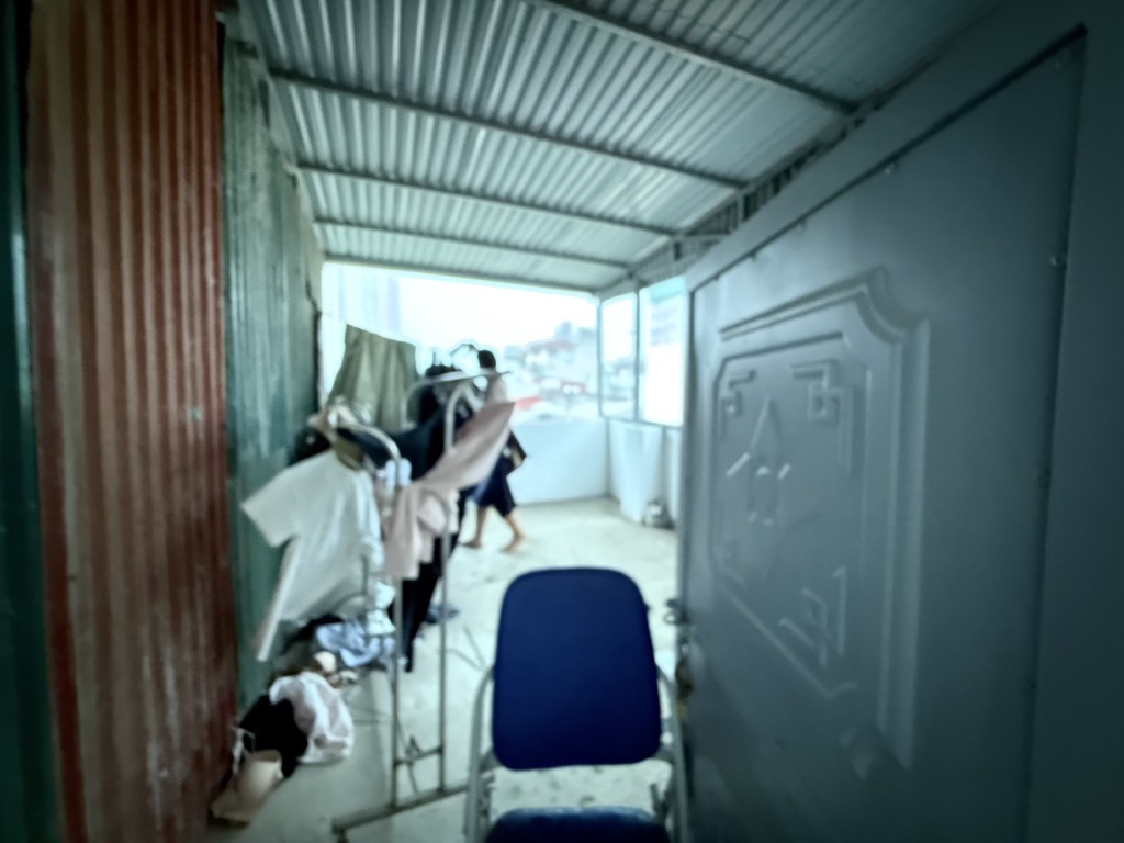 Bán nhà Định Công - diện tích 36m2 4 tầng - nhà mặt ngõ chợ, giá 4,5 tỷ