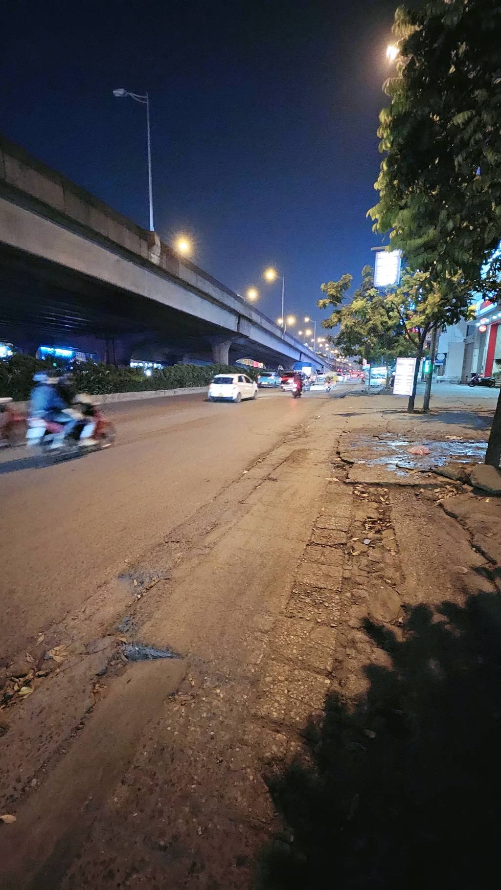 Bán nhà Nguyễn Xiển - diện tích 60.7m2 3 tầng - Mặt phố kinh doanh sầm uất - giá 11 tỷ