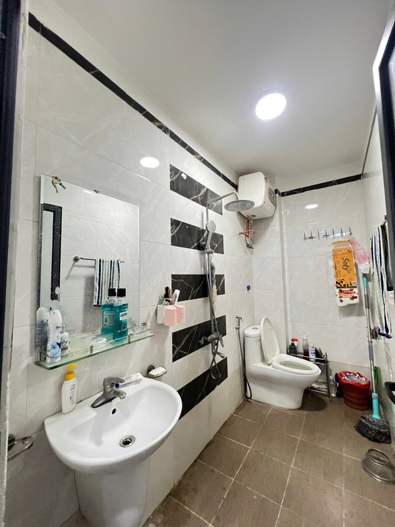 Bán nhà Trịnh Đình Cửu - 31m2 6 tầng 10m ra phố, lô góc thoáng sáng - giá 8,7 tỷ