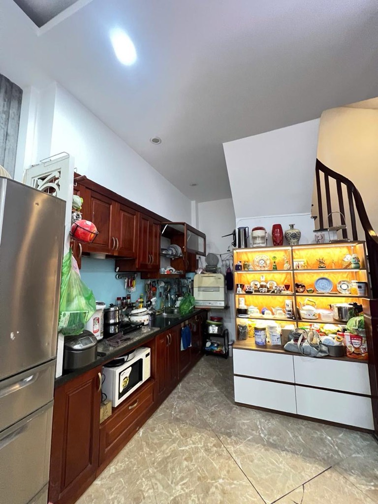 Bán nhà Trịnh Đình Cửu - 31m2 6 tầng 10m ra phố, lô góc thoáng sáng - giá 8,7 tỷ