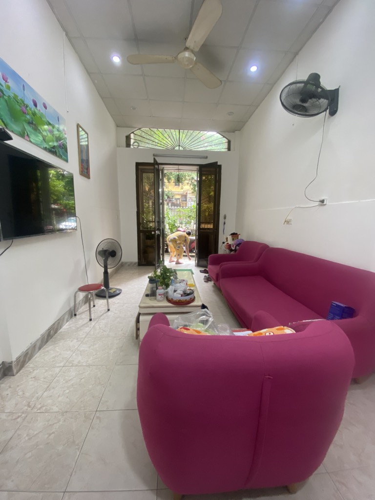 Bán nhà Nguyễn Trãi - diện tích 32.2m2 3 tầng - ô tô đỗ cửa - giá 7,4 tỷ