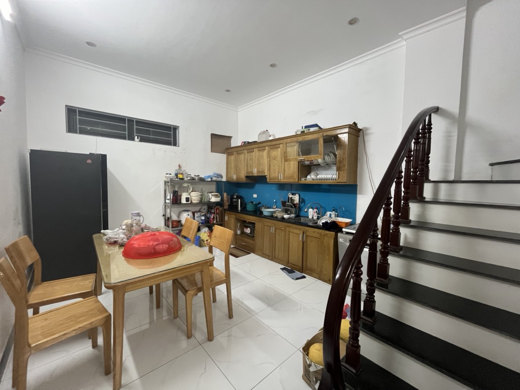 Bán nhà Tân Mai - diện tích 39m2 4 tầng - Nhà còn mới, nội thất đẹp - giá 8,2 tỷ