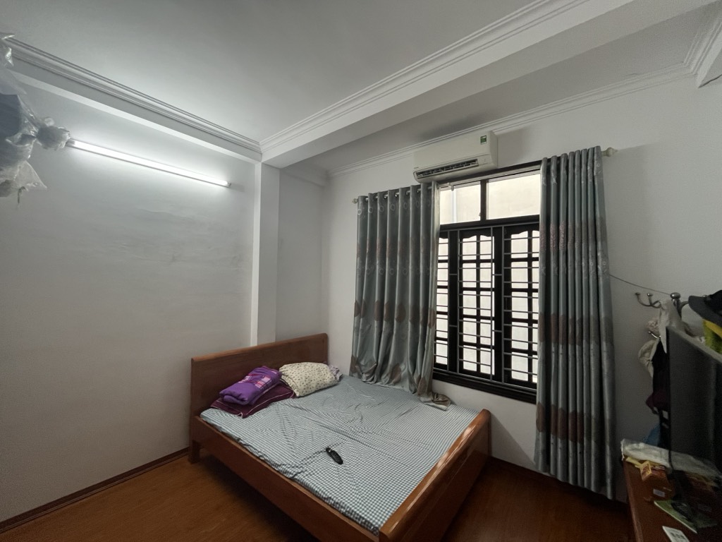 Bán nhà Tân Mai - diện tích 39m2 4 tầng - Nhà còn mới, nội thất đẹp - giá 8,2 tỷ