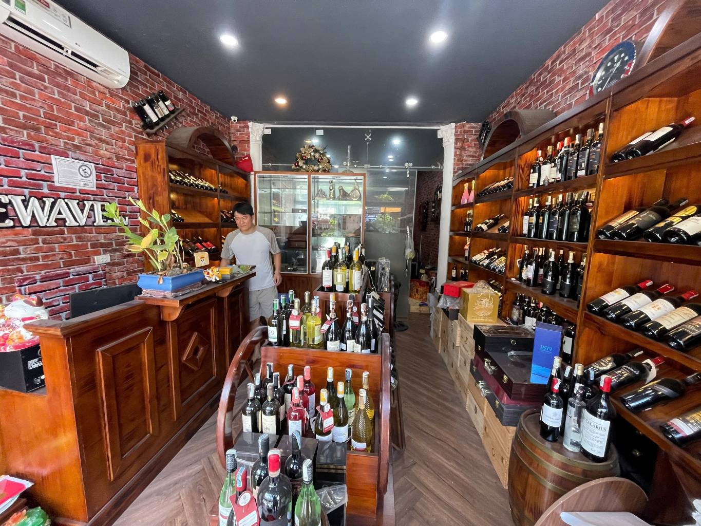 Bán nhà Nguyễn Xiển - diện tích 60.7m2 3 tầng - Mặt phố kinh doanh sầm uất - giá 11 tỷ