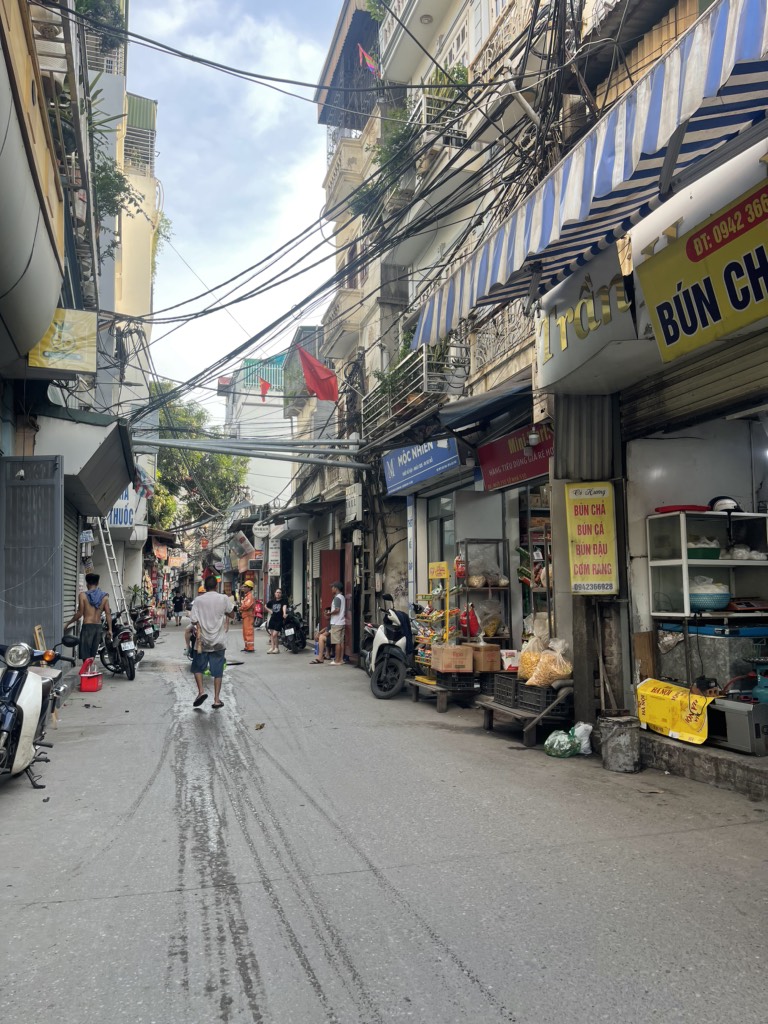 Bán nhà Lĩnh Nam - diện tích 35,5m2 4 tầng - ô tô tránh - giá 9,5 tỷ