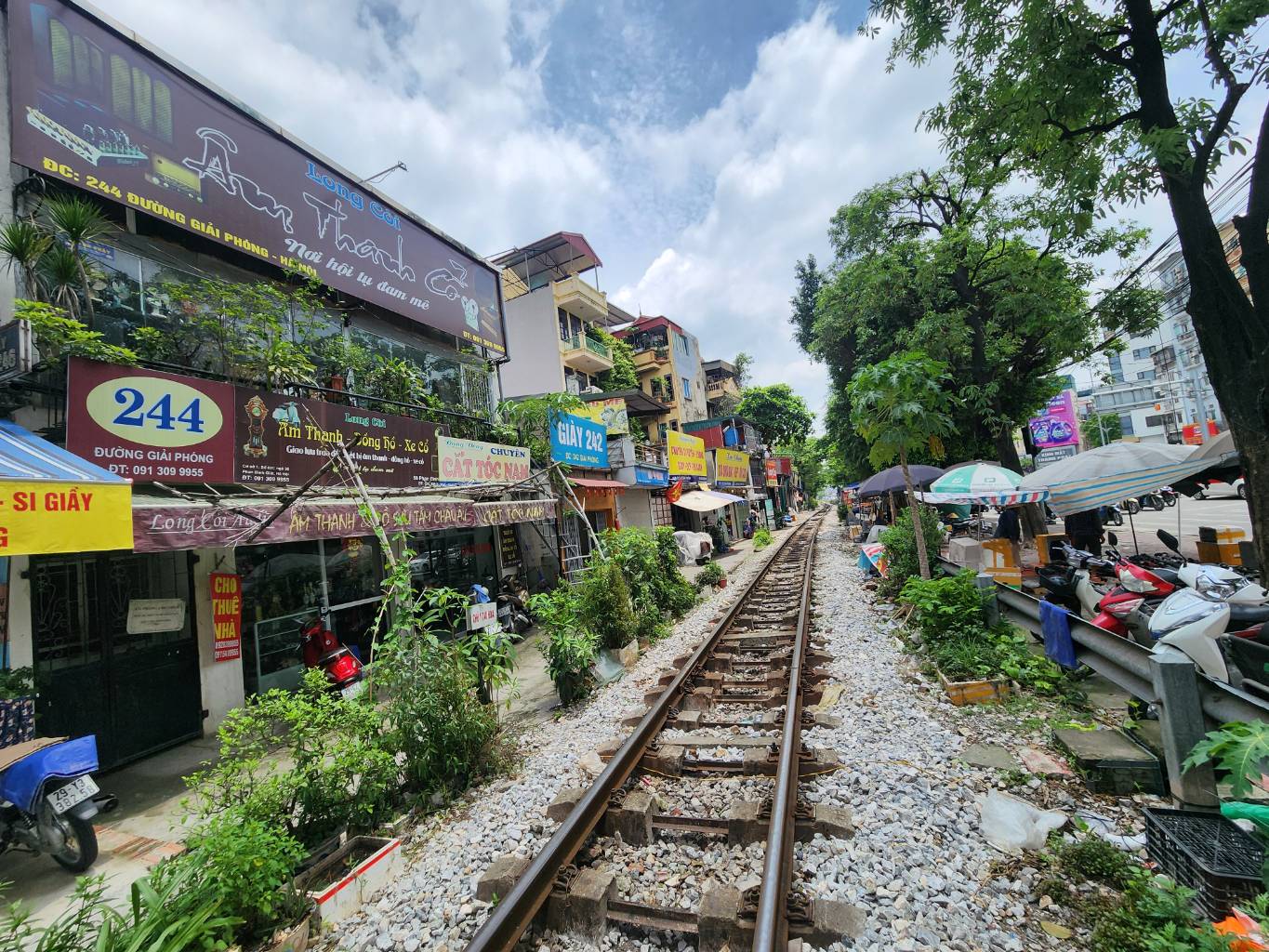 Bán nhà Giải Phóng - diện tích 120m2 3 tầng - Nhà mặt đường kinh doanh - giá 16 tỷ