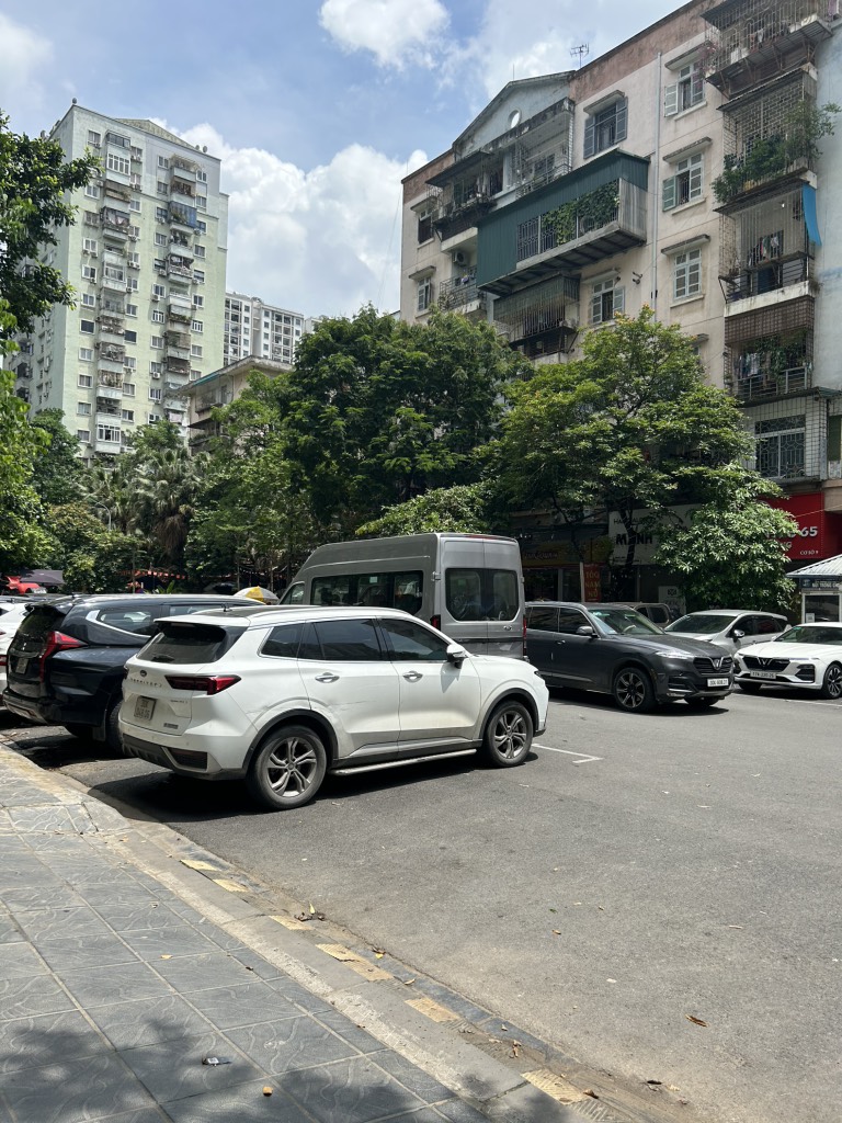 Bán nhà Hoàng Đạo Thuý - diện tích 98m2 1 tầng - Lô góc 3 mặt thoáng - giá 7,9 tỷ