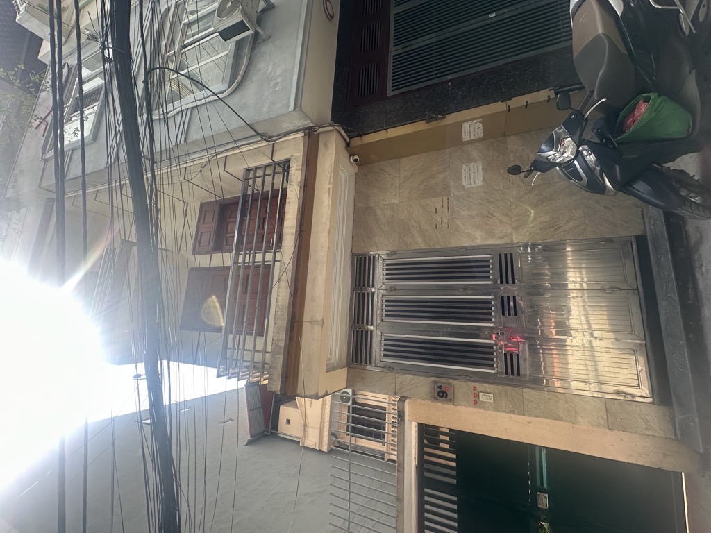 Bán nhà Hoàng Ngân - diện tích 52m2 4 tầng - ô tô đỗ tận cửa - giá 13,3 tỷ