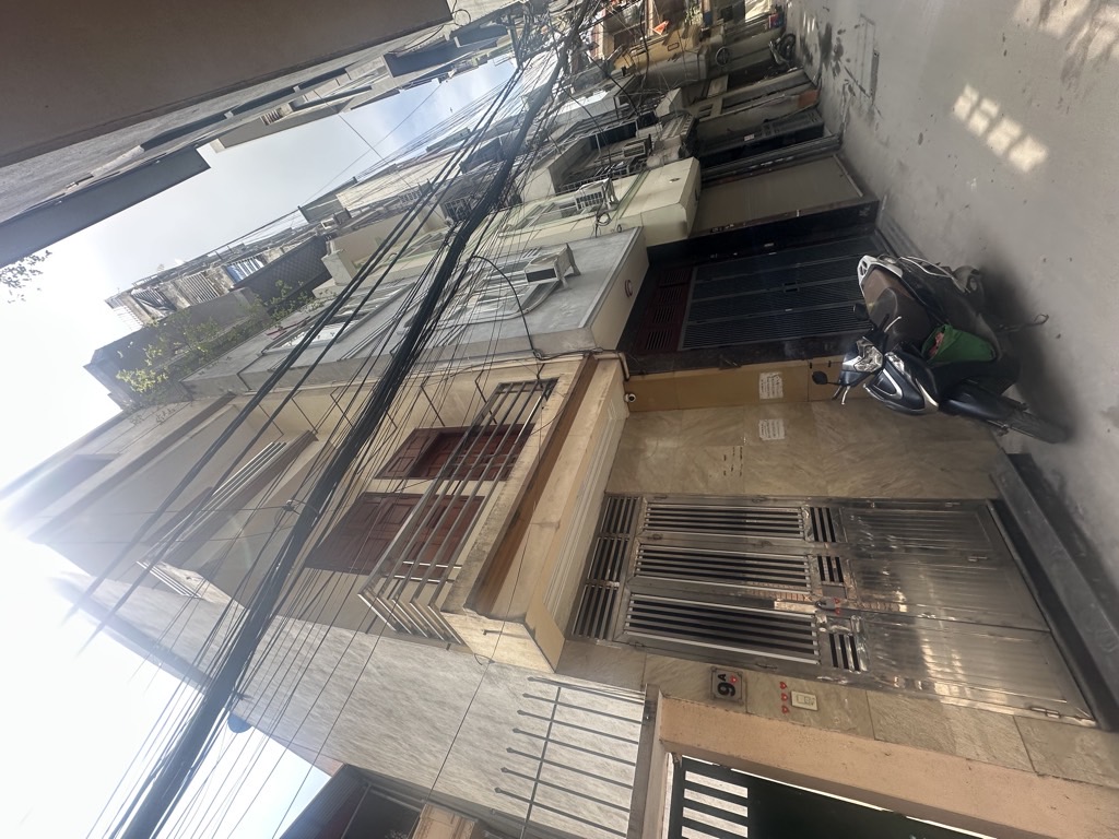 Bán nhà Hoàng Ngân - diện tích 52m2 4 tầng - ô tô đỗ tận cửa - giá 13,3 tỷ