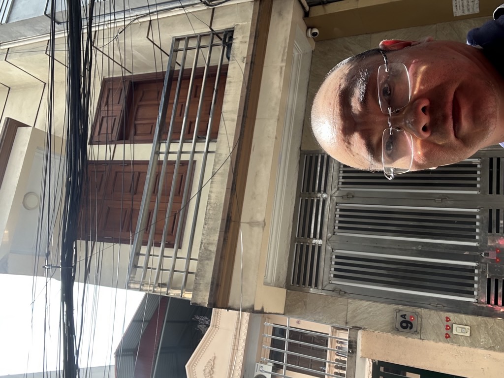 Bán nhà Hoàng Ngân - diện tích 52m2 4 tầng - ô tô đỗ tận cửa - giá 13,3 tỷ