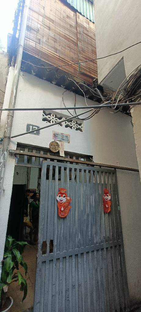 Bán nhà Đê La Thành - diện tích 44m2 2 tầng - Nhà 2 tầng cũ - giá 8,99 tỷ