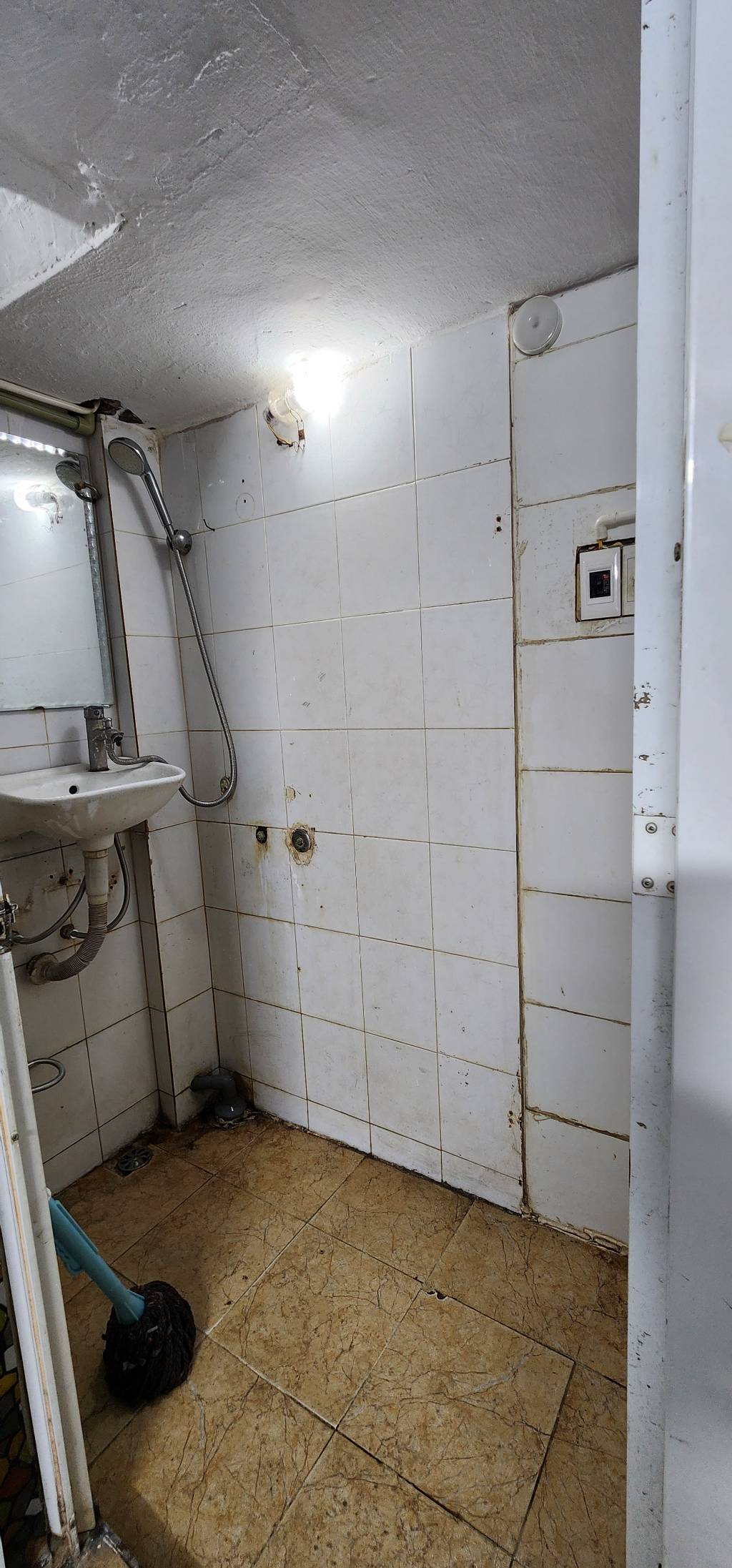 Bán nhà Hòa Bình - diện tích 11,5m2 3 tầng - Sổ đỏ chính chủ - giá 7,7 tỷ