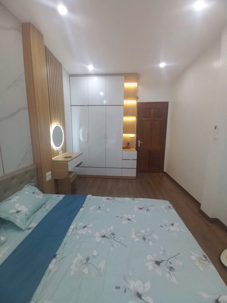 Bán nhà Trường Chinh - diện tích 38m2 4 tầng - Kinh doanh mọi dịch vụ - giá 13,5 tỷ