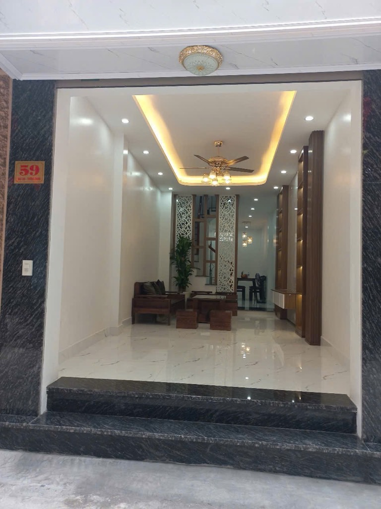 Bán nhà Trường Chinh - diện tích 38m2 4 tầng - Kinh doanh mọi dịch vụ - giá 13,5 tỷ