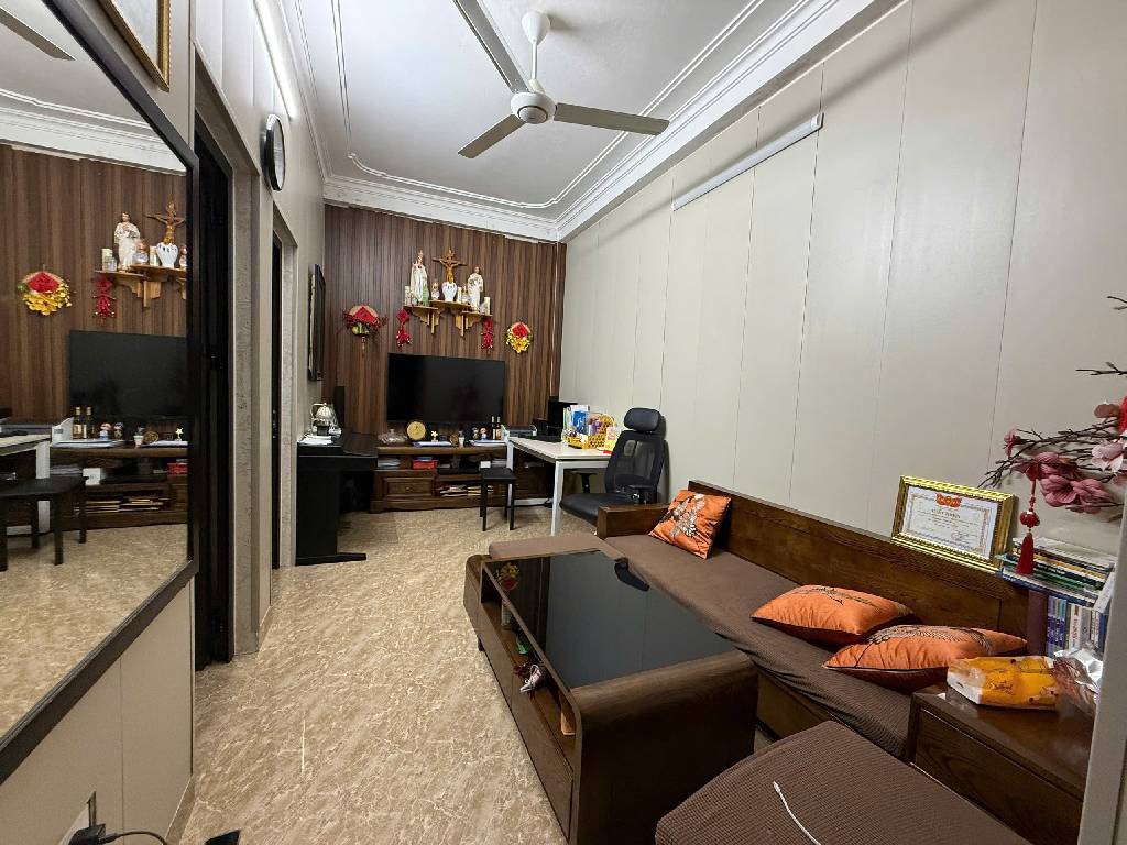 Bán nhà Hào Nam - diện tích 54m2 5 tầng - nhà đẹp hiếm có - giá 13,5 tỷ