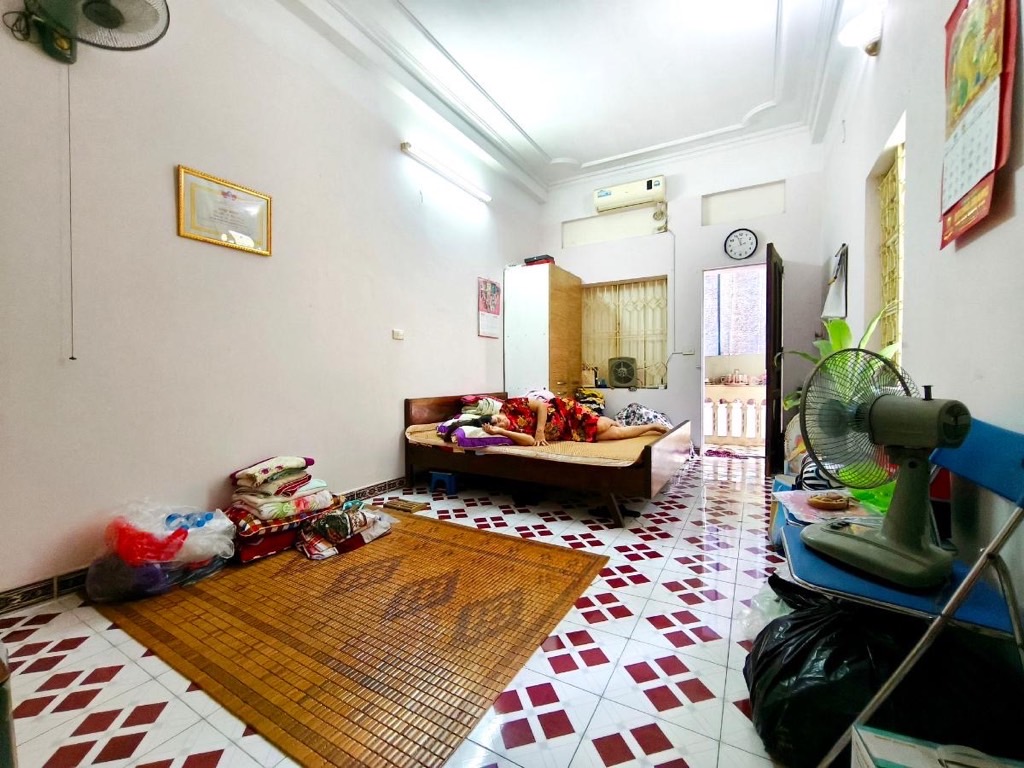 Bán nhà Mai Hương - diện tích 42m2 3 tầng - Lô góc 3 thoáng - giá 8,6 tỷ