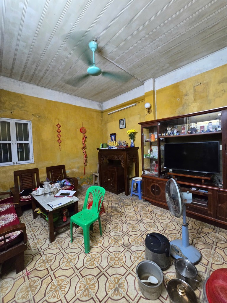 Bán nhà Chợ Khâm Thiên - diện tích 98.2m2 1 tầng - Mặt ngõ kinh doanh - giá 16,5 tỷ