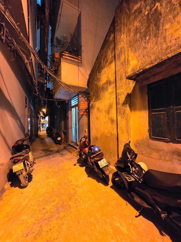 Bán nhà Chợ Khâm Thiên - diện tích 98.2m2 1 tầng - Mặt ngõ kinh doanh - giá 16,5 tỷ