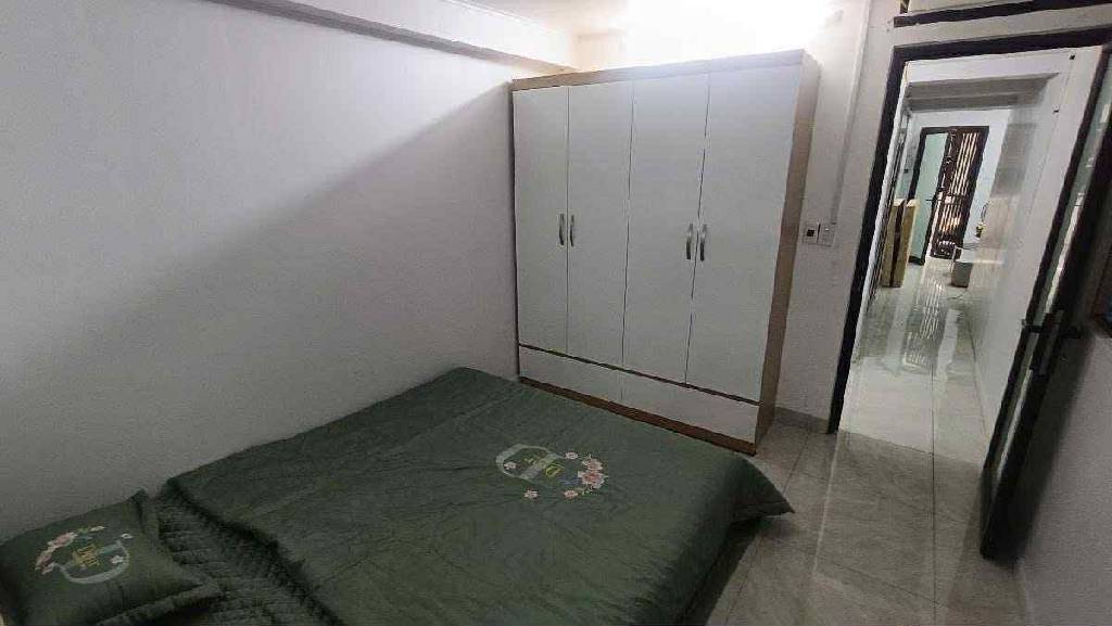 Bán nhà  Bùi Ngọc Dương - 42m2 - 2 mặt ngõ, ô tô đỗ cửa - giá gần 3 tỷ