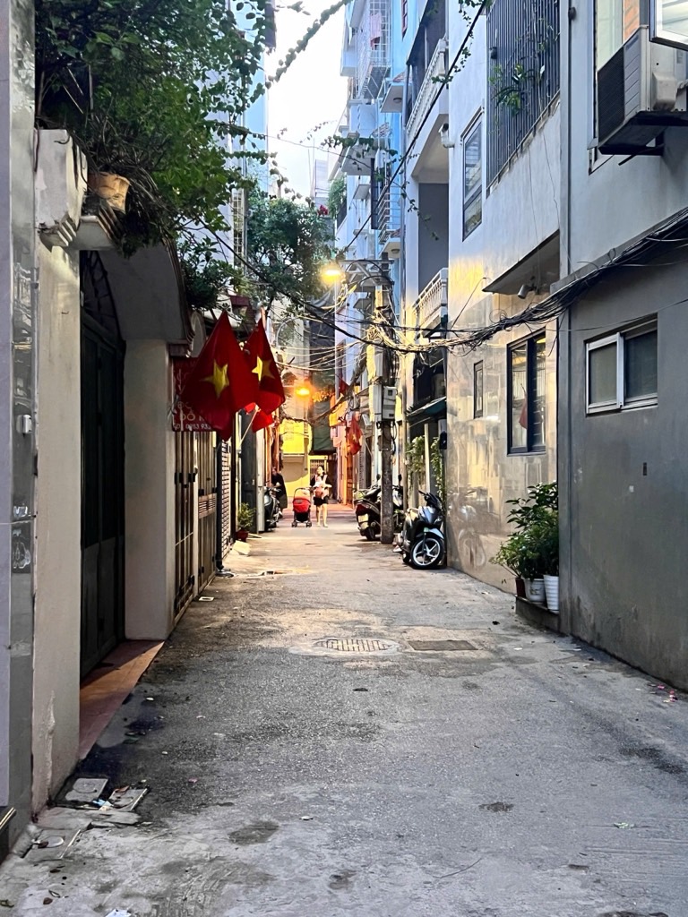 Bán nhà Lê Trọng Tấn - diện tích 67m2 7 tầng - Ô TÔ ĐỖ - giá 21 tỷ