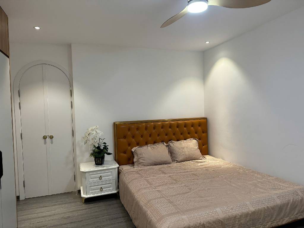 Bán nhà Minh Khai - diện tích 131.7m2 11 tầng - Căn hộ siêu thoáng, 2 ban công, vỉew cực đỉnh - giá 12,2 tỷ