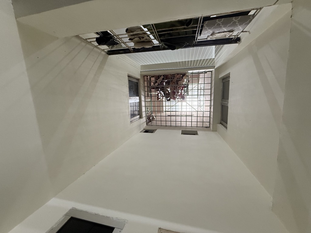 Bán nhà Kim Ngưu - diện tích 85m2 3 tầng - Mặt ngõ thông kinh doanh - giá 15,5 tỷ