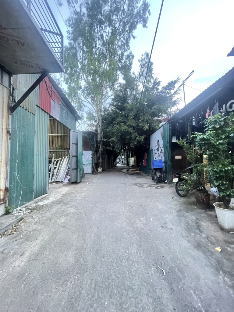 Bán nhà Cầu Dậu - diện tích 42m2 2 tầng - ô tô tránh - giá 2,2 tỷ