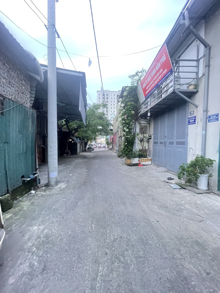 Bán nhà Cầu Dậu - diện tích 42m2 2 tầng - ô tô tránh - giá 2,2 tỷ