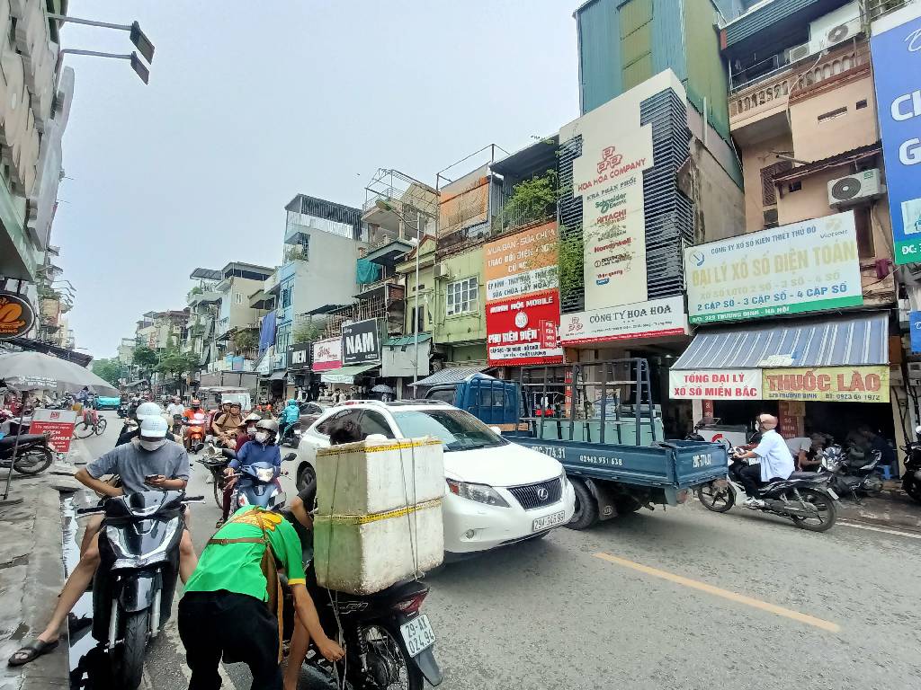 Bán nhà Trương Định - diện tích 59m2 4 tầng - Mặt phố kinh doanh - giá 22,5 tỷ