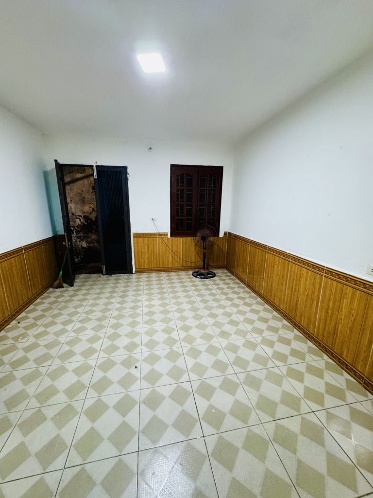 Bán nhà Lĩnh Nam - diện tích 21m2 2 tầng - gần ô tô - giá 1,8 tỷ