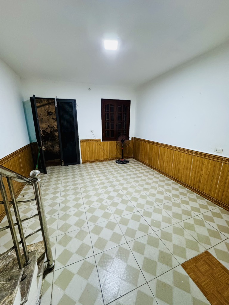 Bán nhà Lĩnh Nam - diện tích 21m2 2 tầng - gần ô tô - giá 1,8 tỷ