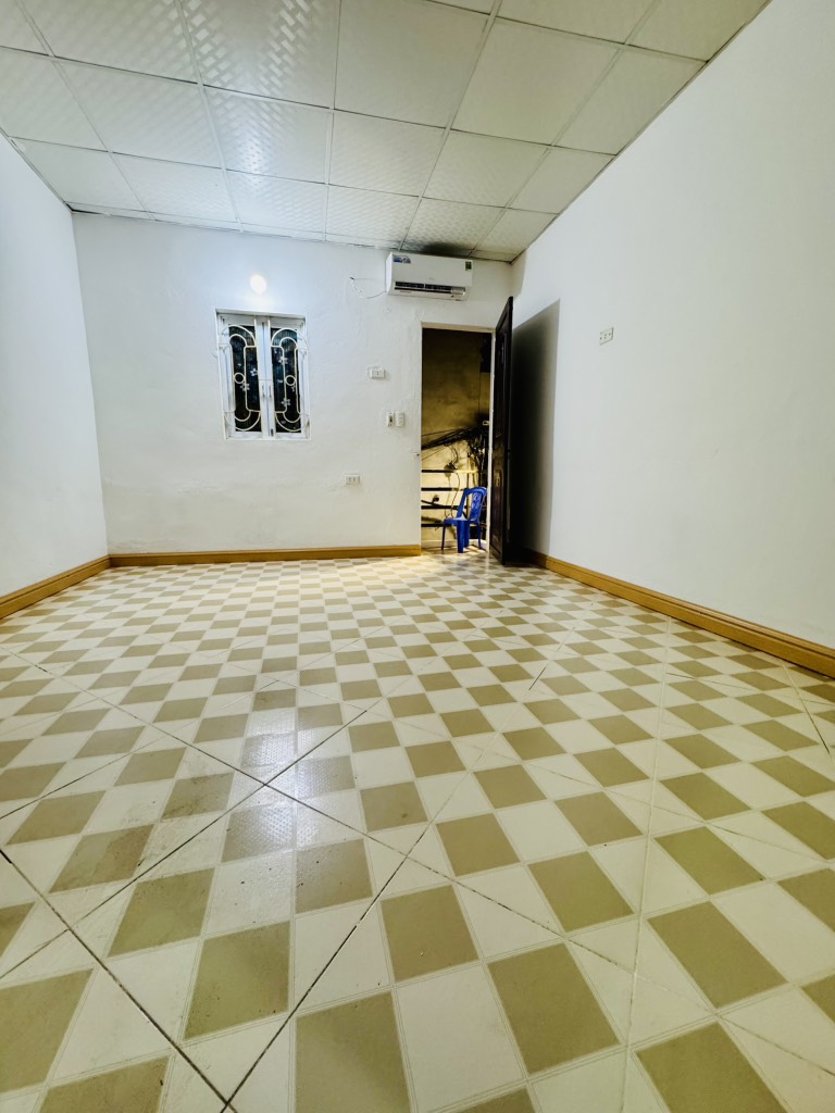 Bán nhà Lĩnh Nam - diện tích 21m2 2 tầng - gần ô tô - giá 1,8 tỷ