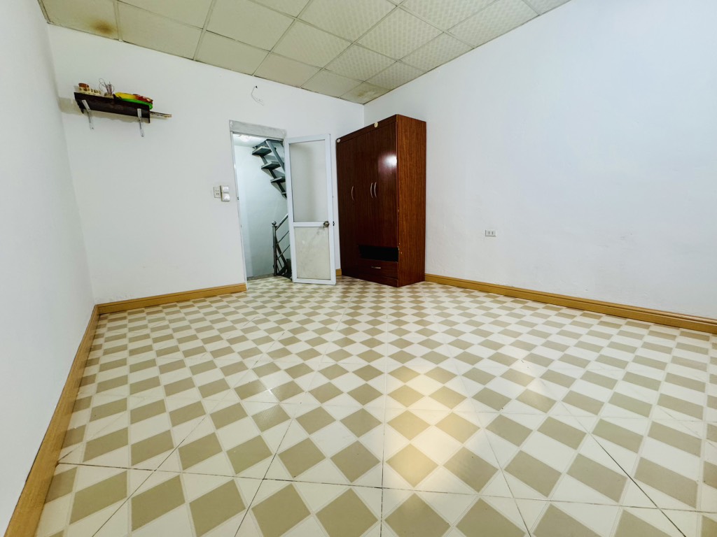 Bán nhà Lĩnh Nam - diện tích 21m2 2 tầng - gần ô tô - giá 1,8 tỷ