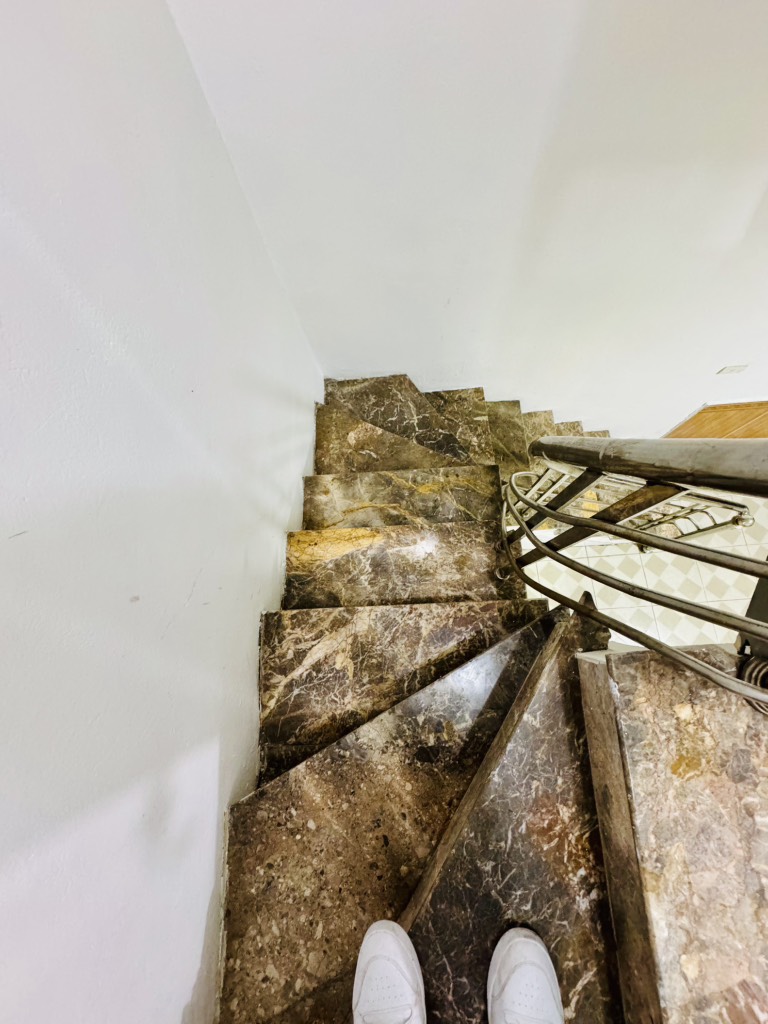 Bán nhà Lĩnh Nam - diện tích 21m2 2 tầng - gần ô tô - giá 1,8 tỷ