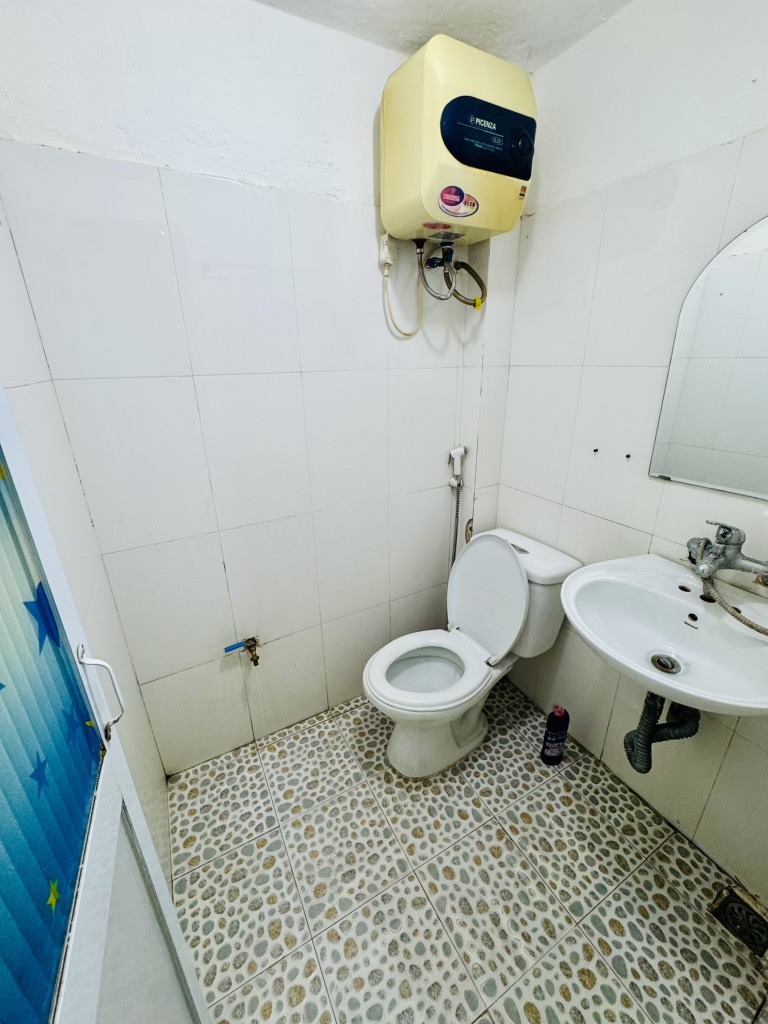 Bán nhà Lĩnh Nam - diện tích 21m2 2 tầng - gần ô tô - giá 1,8 tỷ