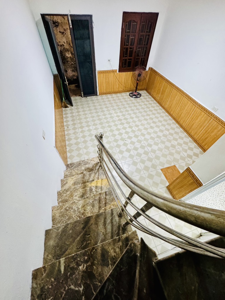 Bán nhà Lĩnh Nam - diện tích 21m2 2 tầng - gần ô tô - giá 1,8 tỷ