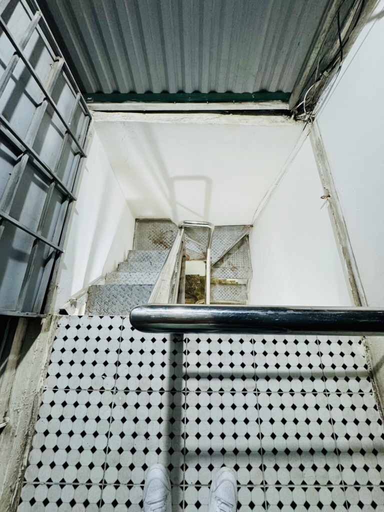 Bán nhà Lĩnh Nam - diện tích 21m2 2 tầng - gần ô tô - giá 1,8 tỷ