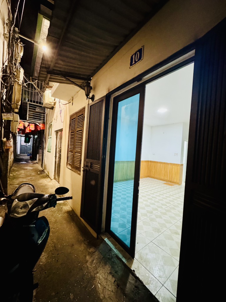 Bán nhà Lĩnh Nam - diện tích 21m2 2 tầng - gần ô tô - giá 1,8 tỷ