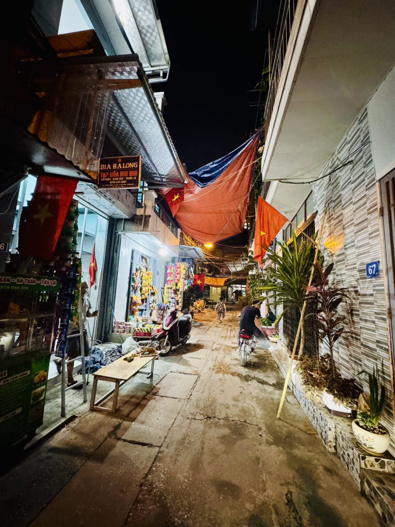 Bán nhà Lĩnh Nam - diện tích 21m2 2 tầng - gần ô tô - giá 1,8 tỷ